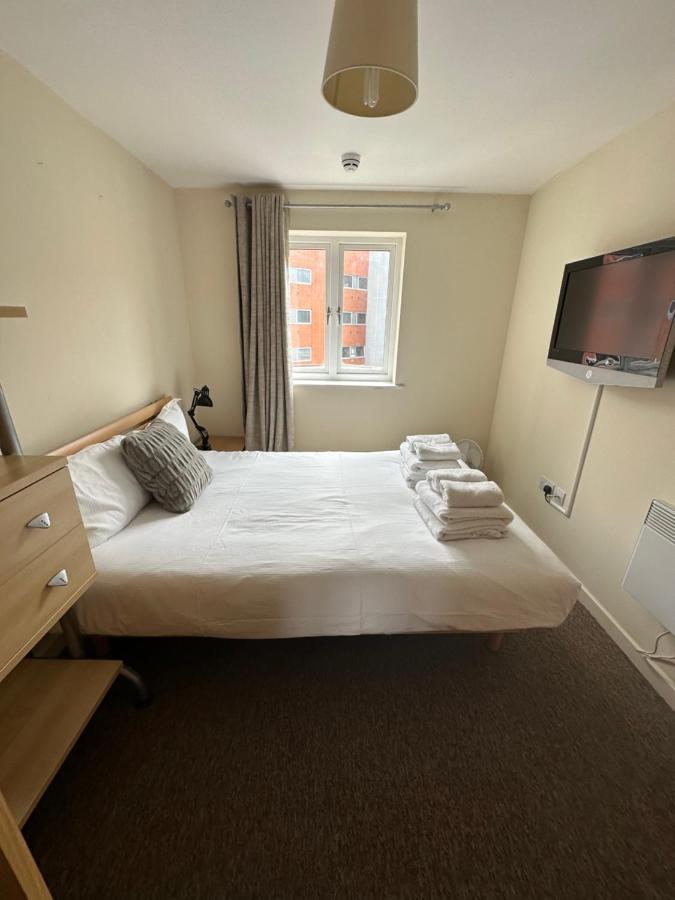 Gunwharf Quays Harbour Apartments Portsmouth Exterior foto